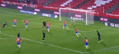 意甲半场：内雷斯双响，那不勒斯3-0亚特兰大