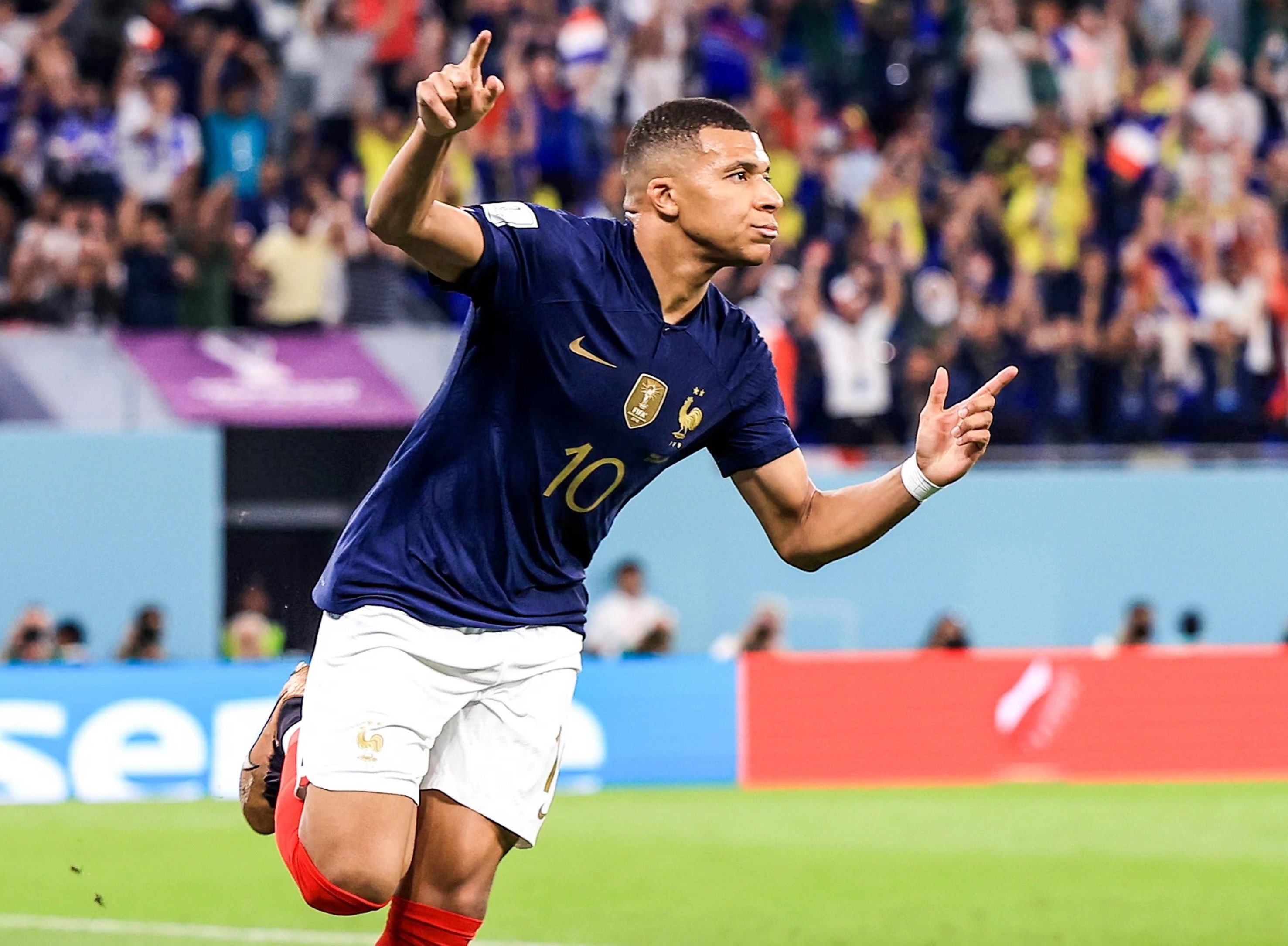 罗哥对梅西的评价可能有一些针对性，但点评曼联就是纯粹客观