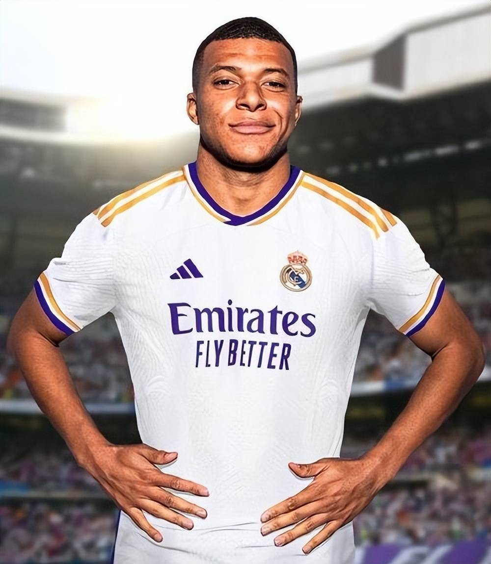 周琦晒与赵睿&翟晓川&方硕合照：又是一年新赛季