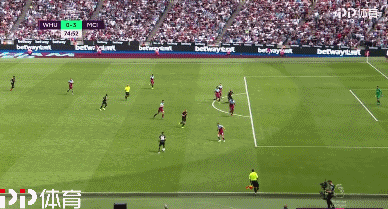 梅西：斯卡洛尼能将心比心！他激活了很多阿根廷新秀！