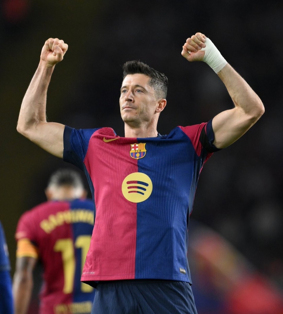 记者：国米失去邓弗里斯后右路失守；新援恩里克完全不合格