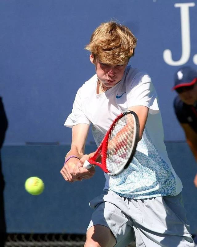 充满疑虑 充满疑虑